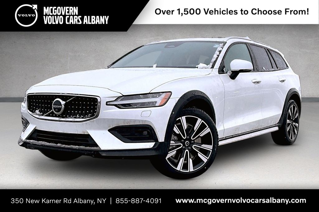 2026 Volvo V60 Cross Country B5 Ultra AWD's photo
