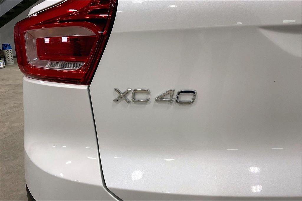 2026 Volvo XC40 Plus - Photo 24