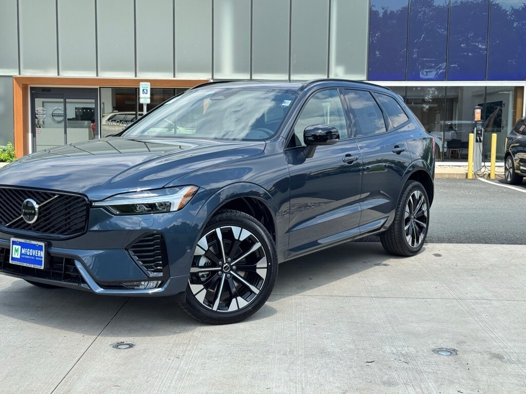2026 Volvo XC60 B5 Plus photo 2