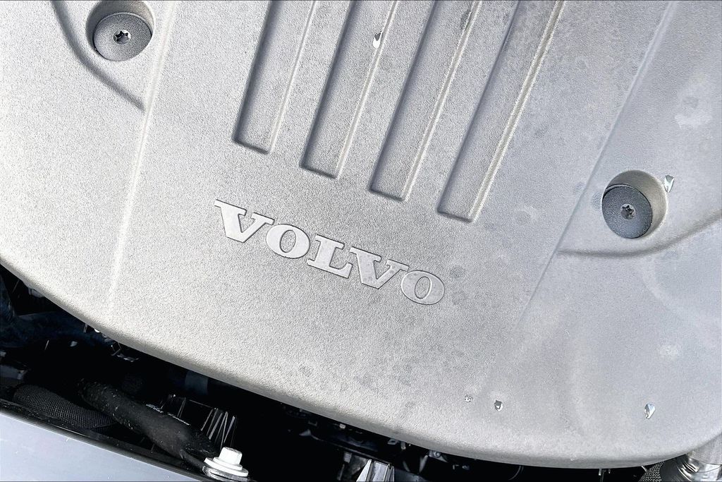 2026 Volvo XC60 Plus - Photo 30