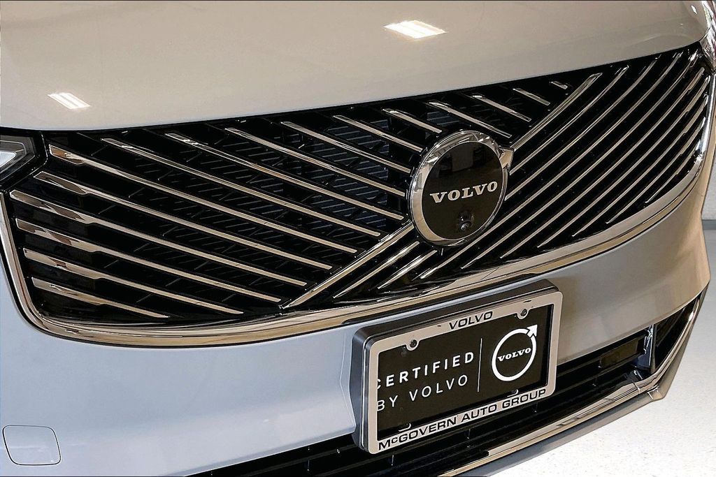 2026 Volvo XC90 Plus - Photo 35