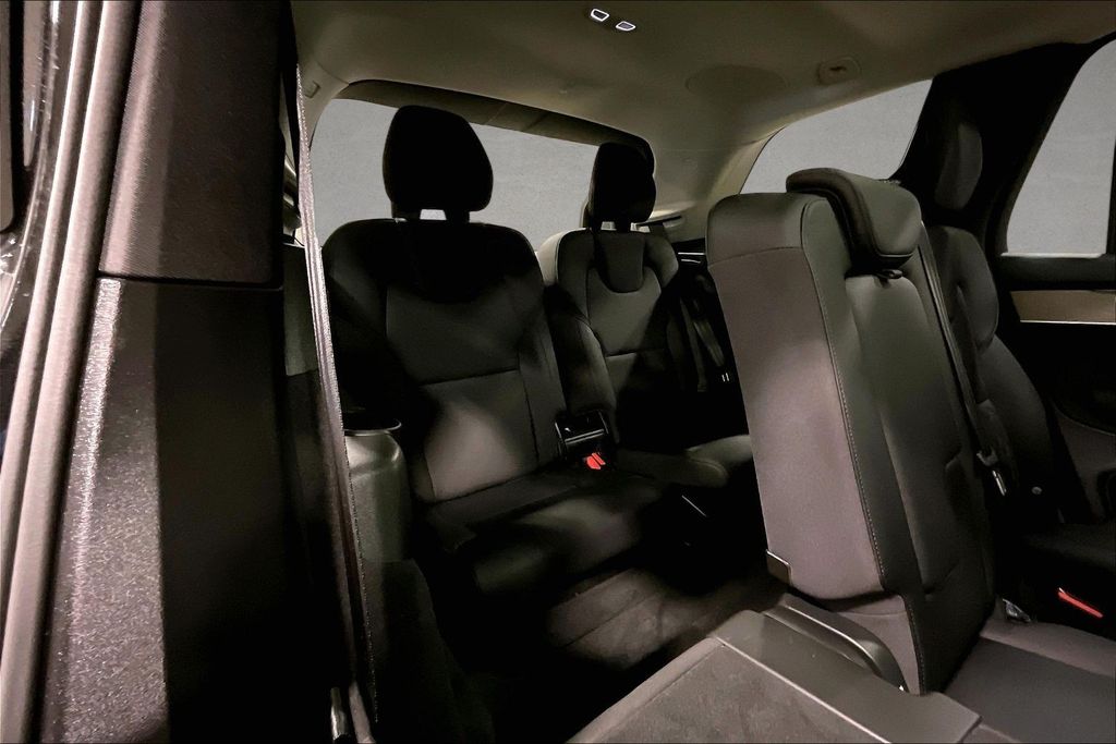 2026 Volvo XC90 Plus - Photo 26