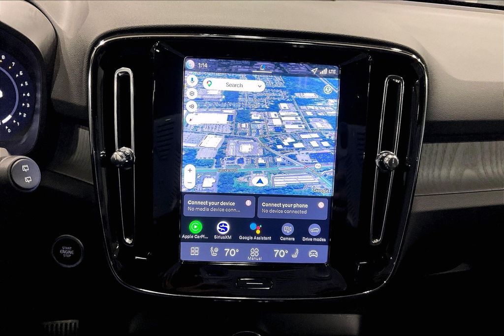 2026 Volvo XC40 Plus - Photo 15