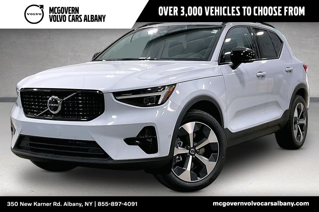 New 2026 Volvo XC40 B5 Plus SUV