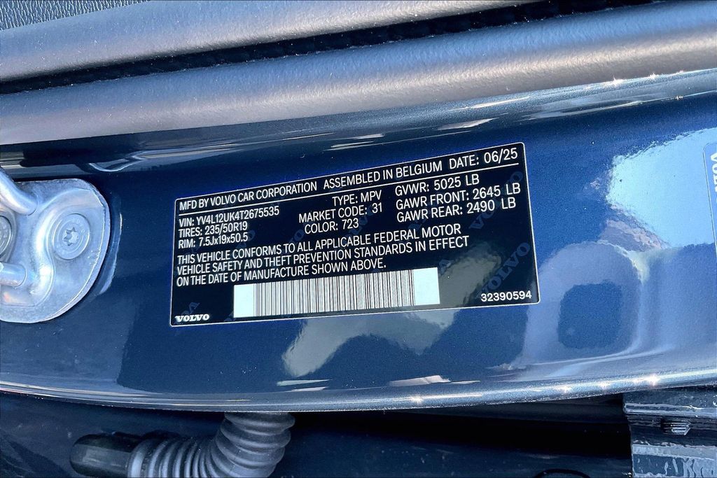 2026 Volvo XC40 Core - Photo 13