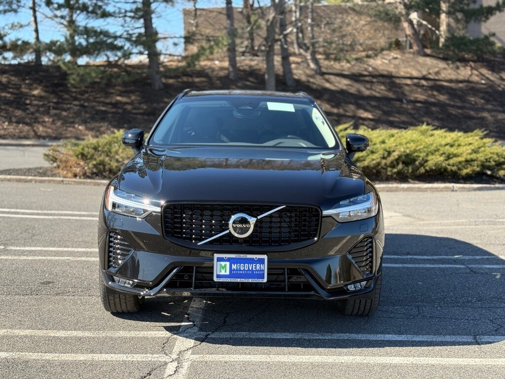 2025 Volvo XC60 B5 Plus photo 3