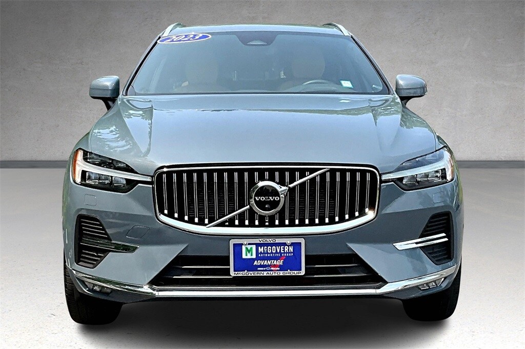 2023 Volvo XC60 B5 Ultimate photo 2