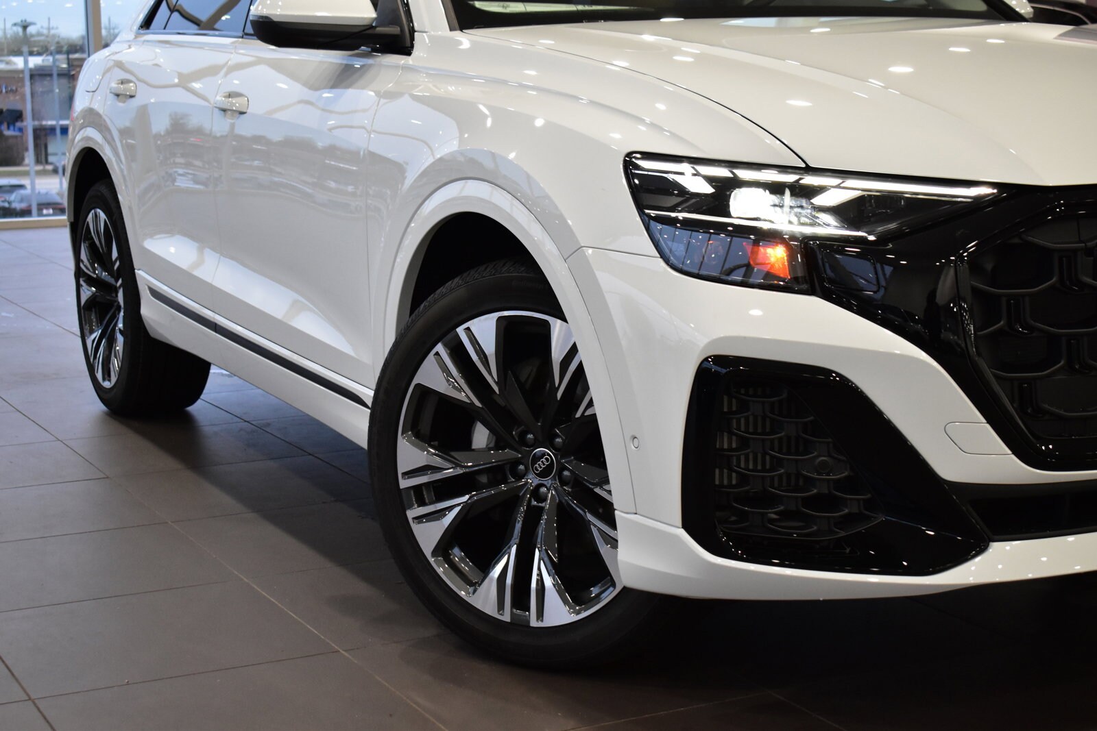 2025 Audi Q8 Premium Plus photo 4
