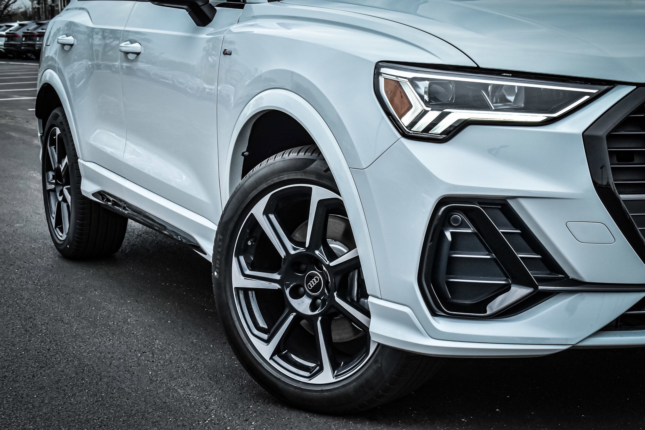 2025 Audi Q3 S line Premium Plus photo 4