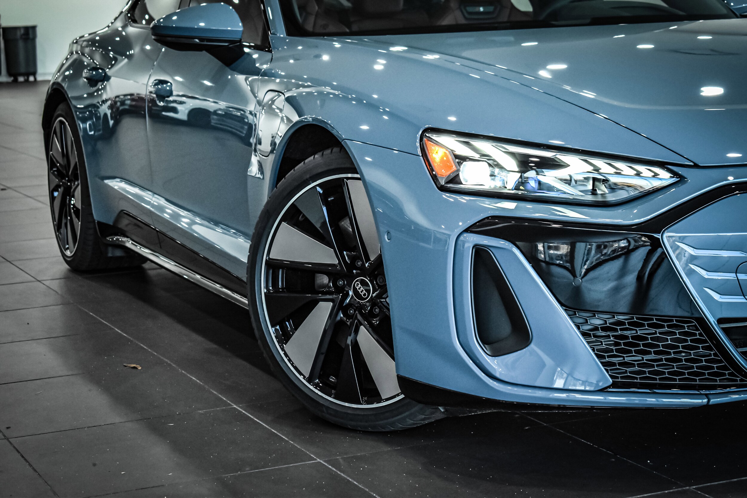 2025 Audi e-tron GT Prestige photo 4