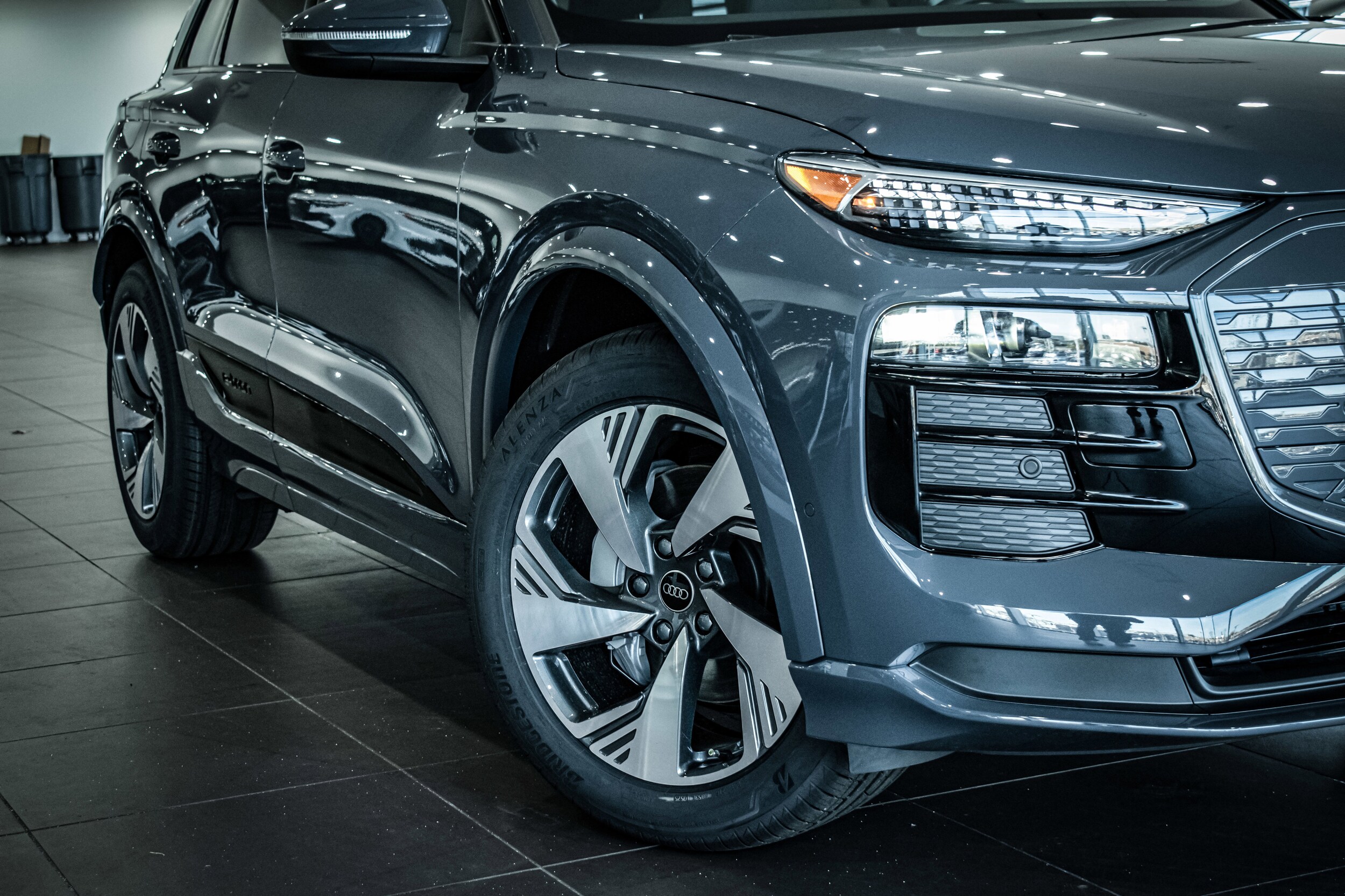 2025 Audi Q6 E-tron Premium Plus photo 4