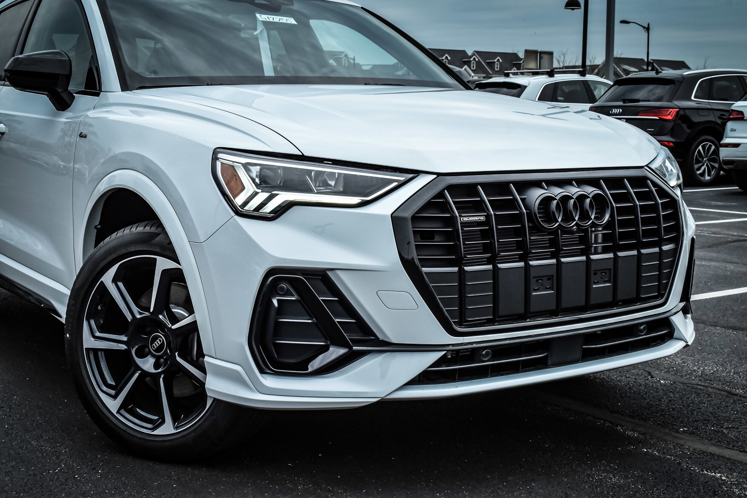 2025 Audi Q3 S line Premium Plus photo 3