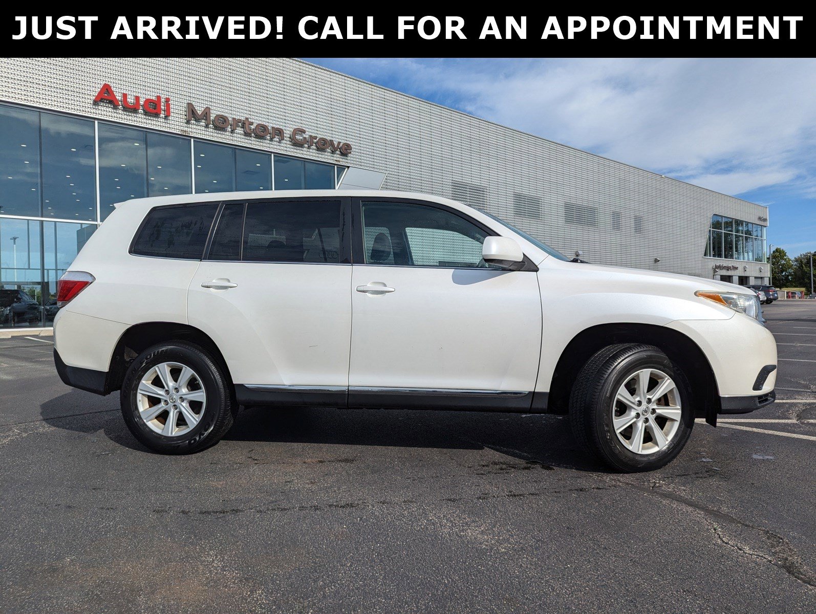 Used 2013 Toyota Highlander Plus with VIN 5TDZK3EH9DS109531 for sale in Morton Grove, IL