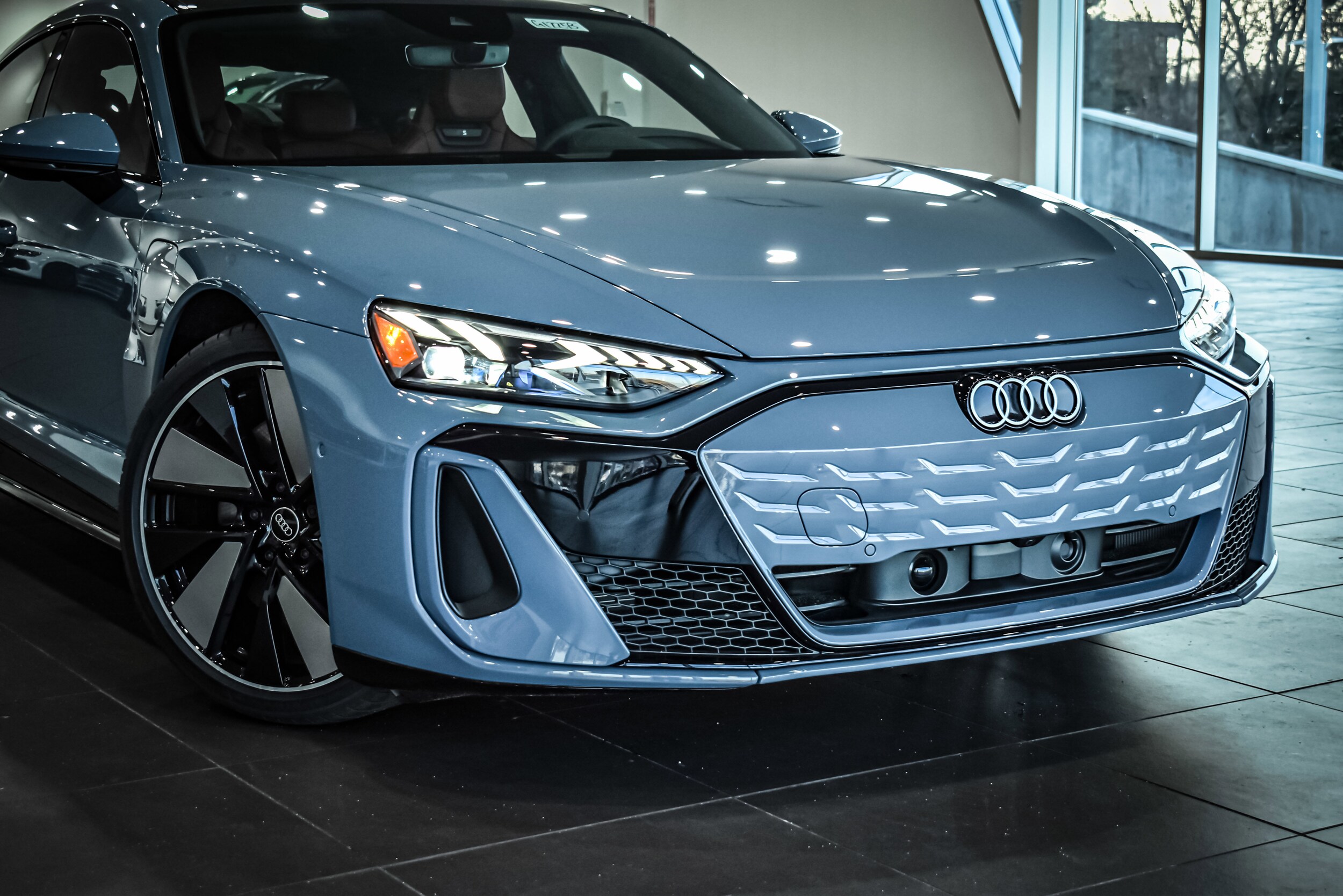 2025 Audi e-tron GT Prestige photo 3