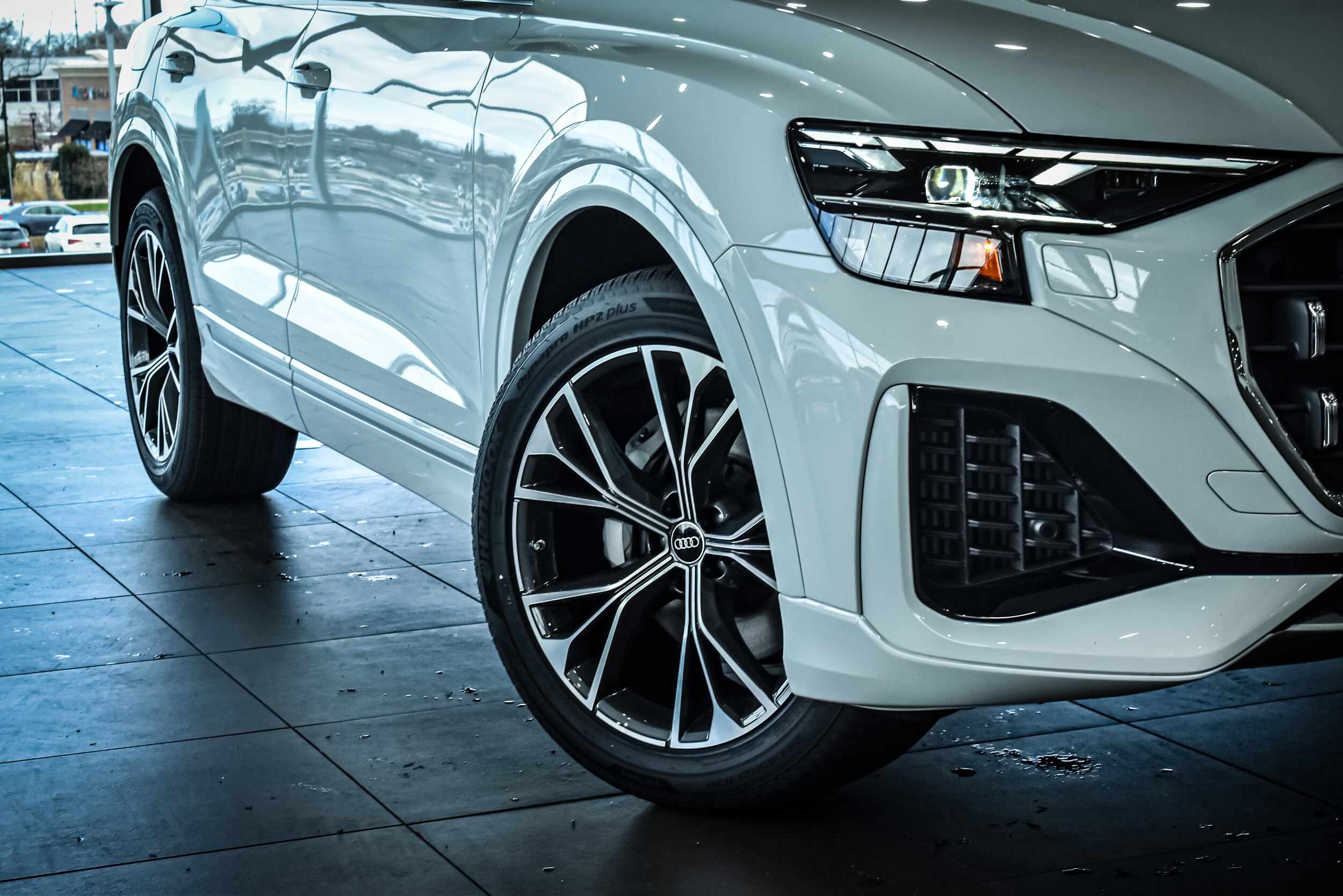 2025 Audi Q8 55 Premium photo 4