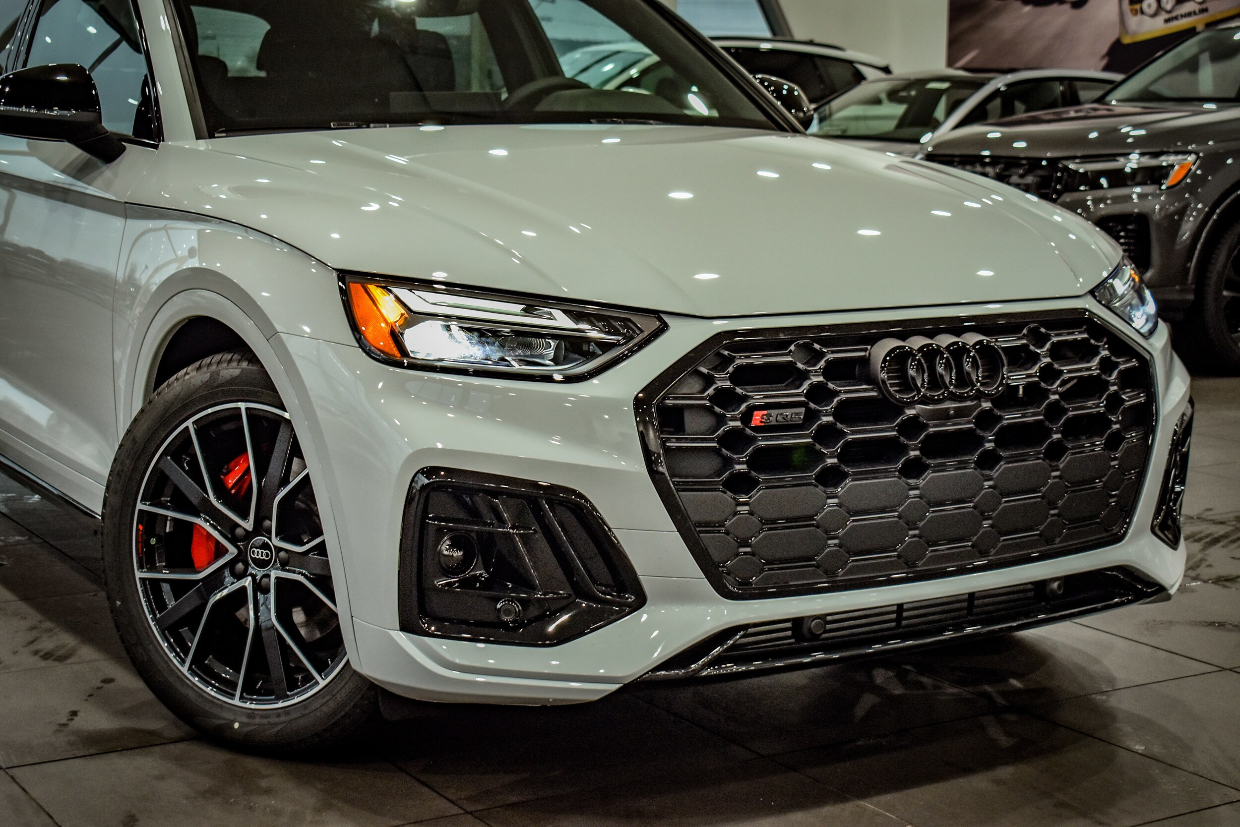 2025 Audi SQ5 Premium Plus photo 3