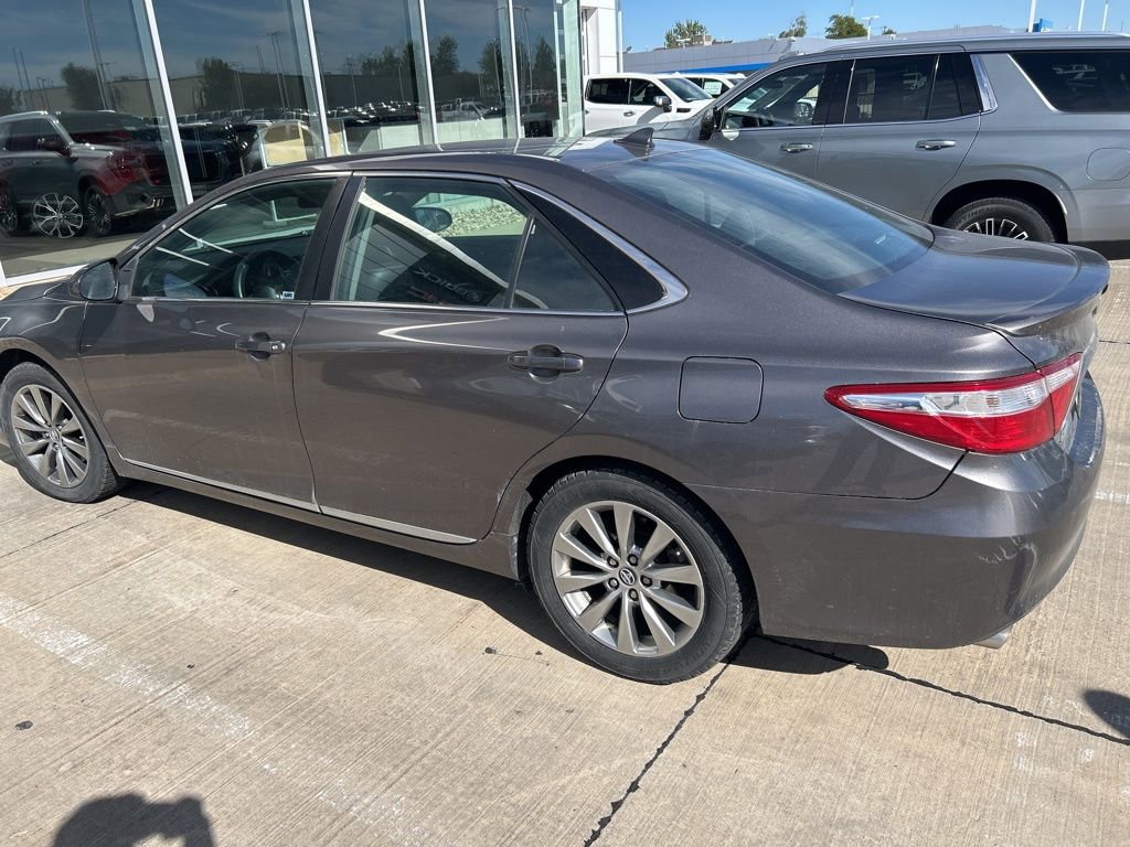 2017 Toyota Camry XSE V6 photo 2
