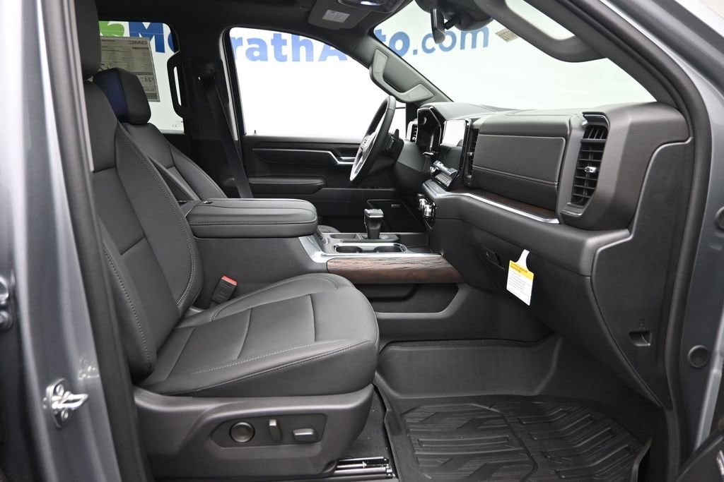 2026 GMC Sierra 1500 SLT - Photo 9
