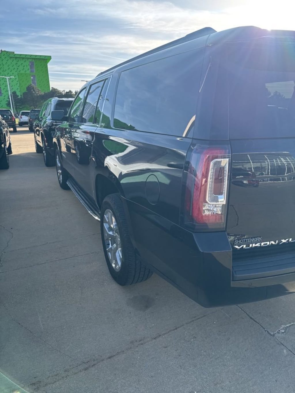 Used 2018 GMC Yukon XL SLT SUV