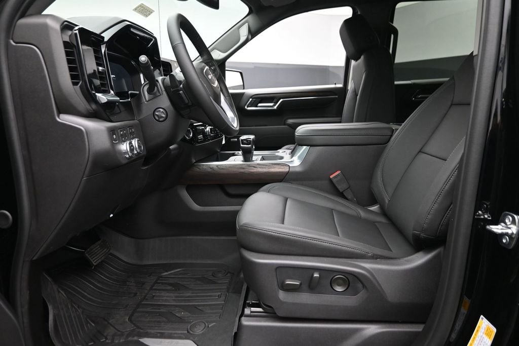 2026 GMC Sierra 1500 SLT - Photo 16