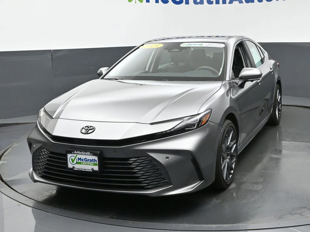 2025 Toyota Camry LE photo 4