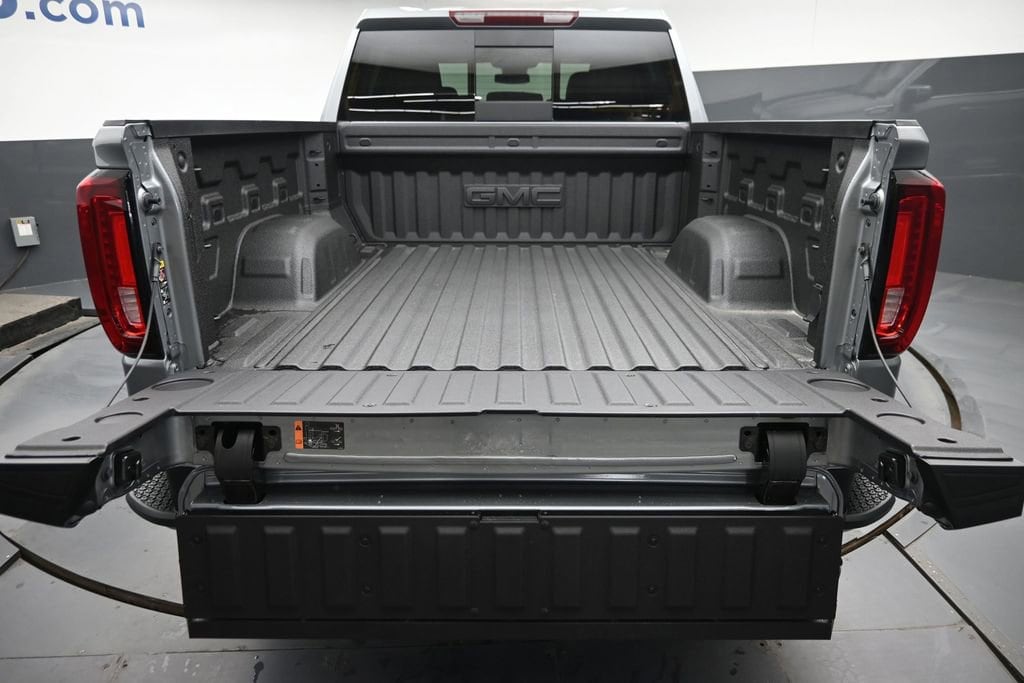 2026 GMC Sierra 1500 SLT - Photo 11