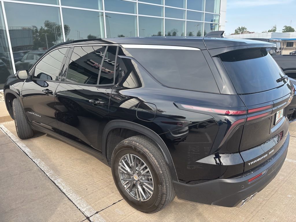 2024 Chevrolet Traverse LS photo 4