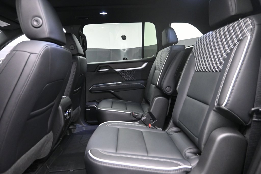 2027 GMC Acadia Denali - Photo 12
