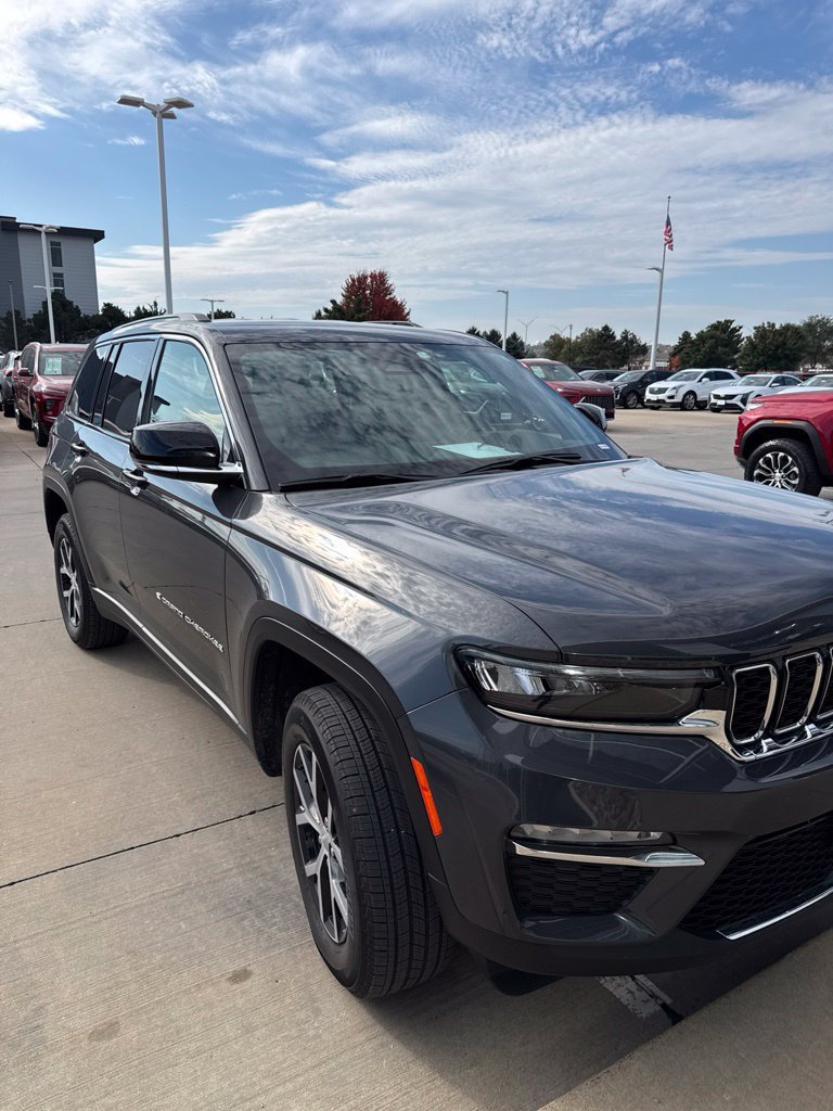 Used 2024 Jeep Grand Cherokee Limited SUV