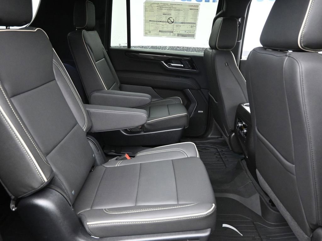2025 GMC Yukon XL Elevation - Photo 8
