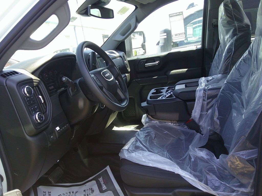 2025 GMC Sierra 3500HD Pro - Photo 8