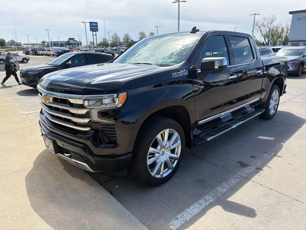 Used 2025 Chevrolet Silverado 1500 High Country Truck Crew Cab