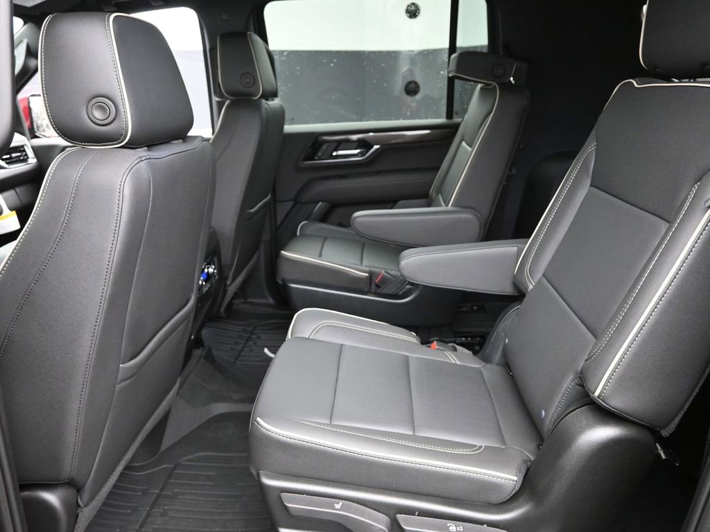 2025 GMC Yukon XL Elevation - Photo 13