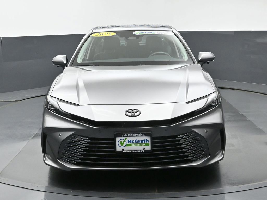 2025 Toyota Camry LE photo 3