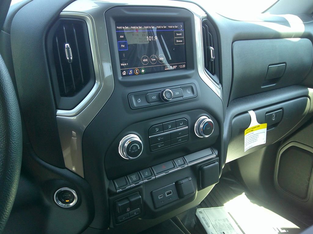 2025 GMC Sierra 3500HD Pro - Photo 9