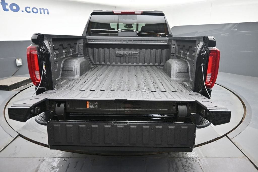 2026 GMC Sierra 1500 SLT - Photo 11