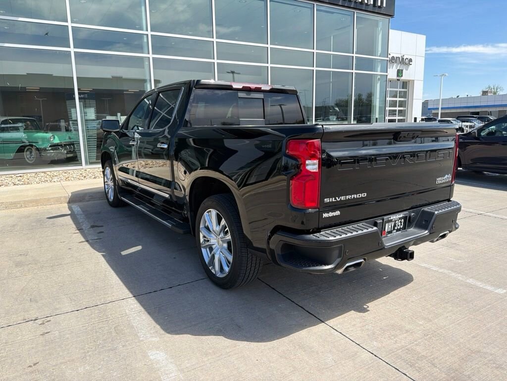 Used 2025 Chevrolet Silverado 1500 High Country Truck Crew Cab
