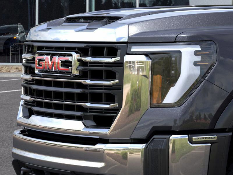 2025 GMC Sierra 3500HD Pro - Photo 13