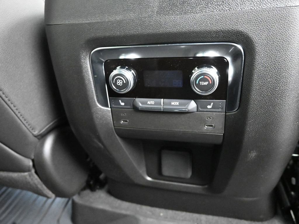 2025 GMC Yukon XL Elevation - Photo 9