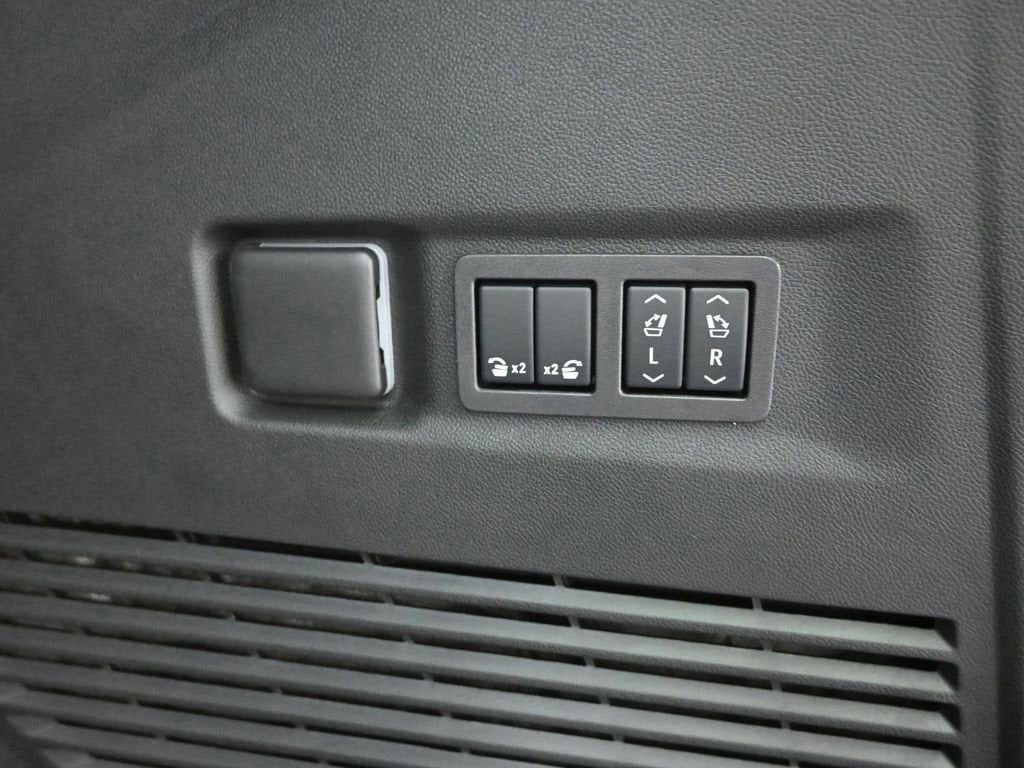 2025 GMC Yukon XL Elevation - Photo 12