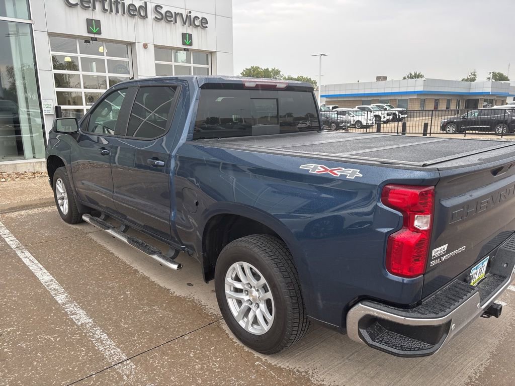 2019 Chevrolet Silverado 1500 LT photo 3