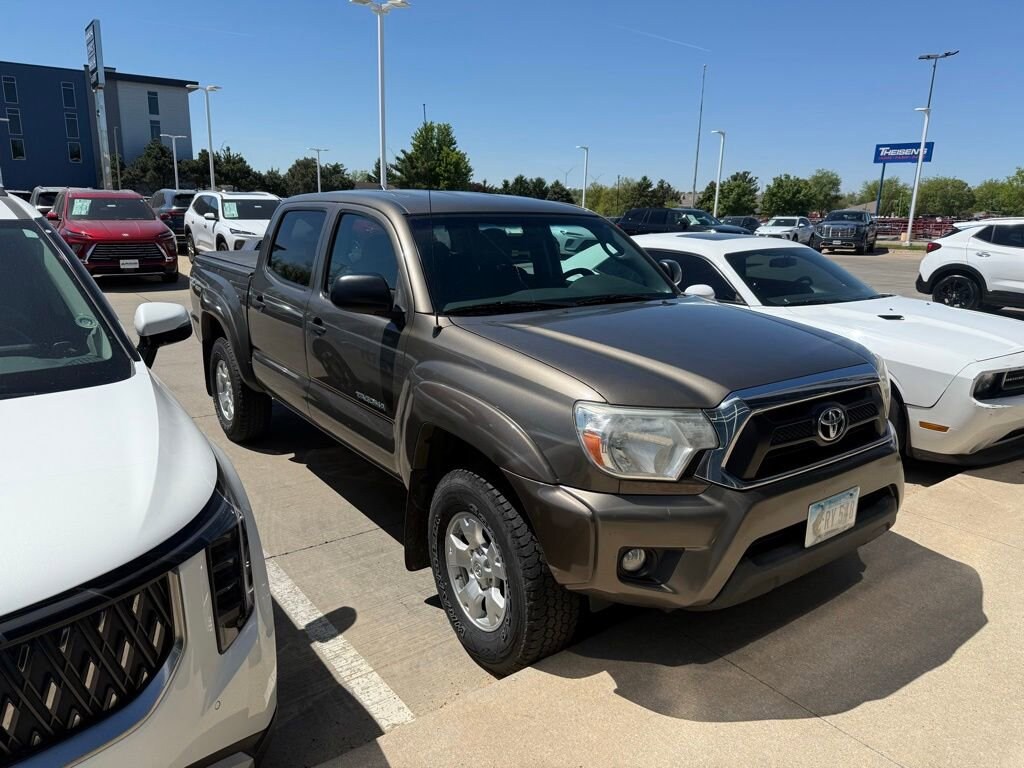 Used 2014 Toyota Tacoma 4WD Double Cab V6 MT (Natl) Truck Double Cab