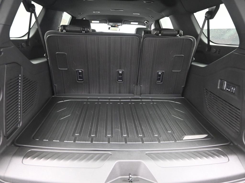 2025 GMC Yukon XL Elevation - Photo 11