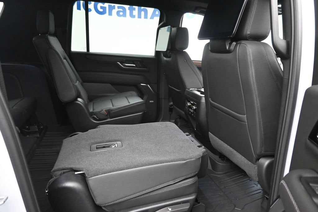 2026 GMC Yukon XL Denali - Photo 10