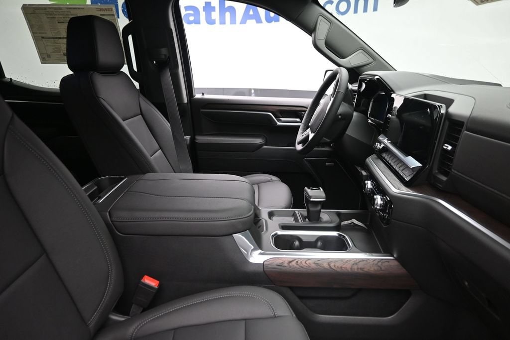 2026 GMC Sierra 1500 SLT - Photo 9