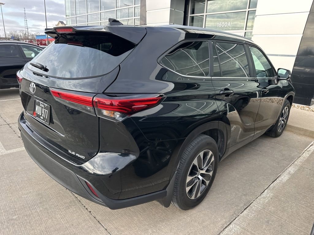 Used 2023 Toyota Highlander L SUV