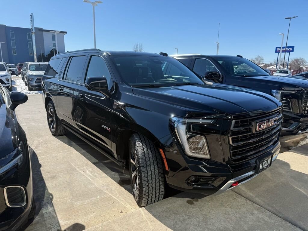 Used 2025 GMC Yukon XL AT4 Ultimate SUV