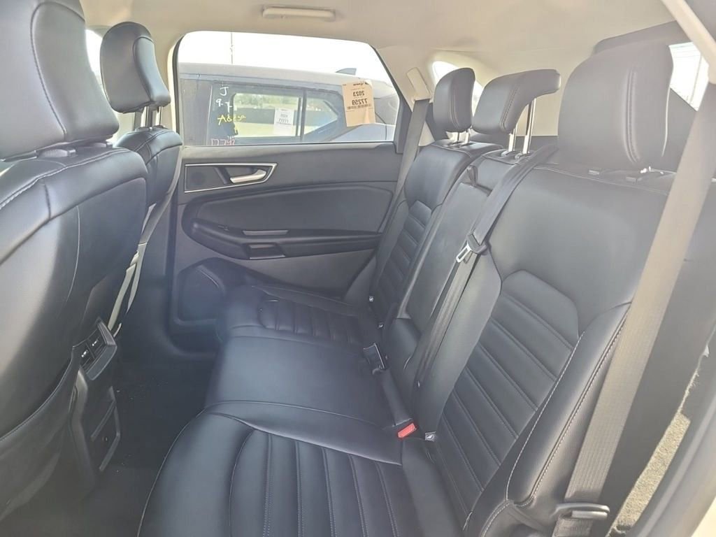 2023 Ford Edge SEL photo 4