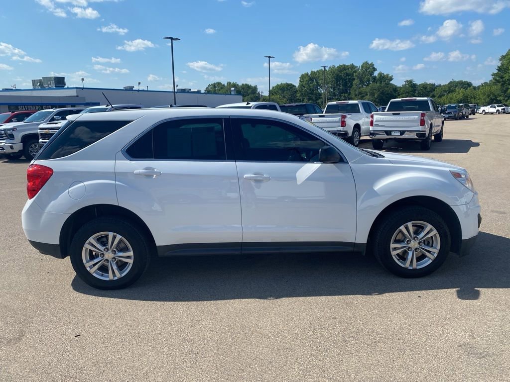 2015 Chevrolet Equinox LS photo 2