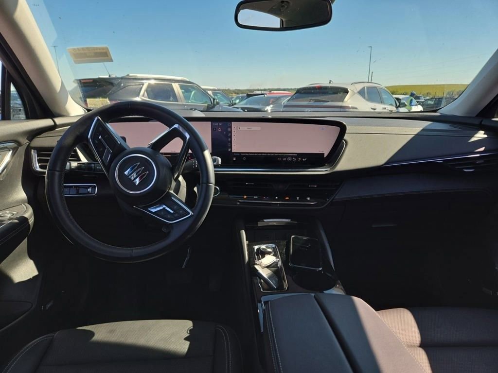 2024 Buick Envision Preferred photo 2